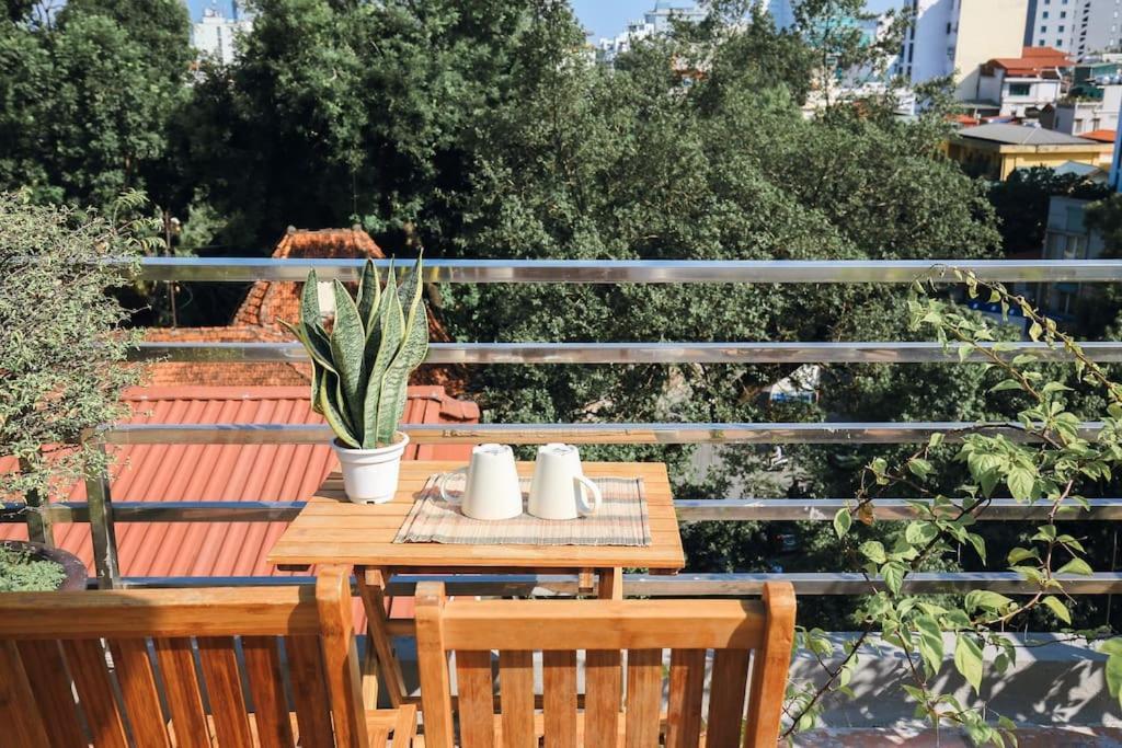 Homestay Giua Long Ha Noi - 10 Phut Den Pho Co Hanoi Bagian luar foto